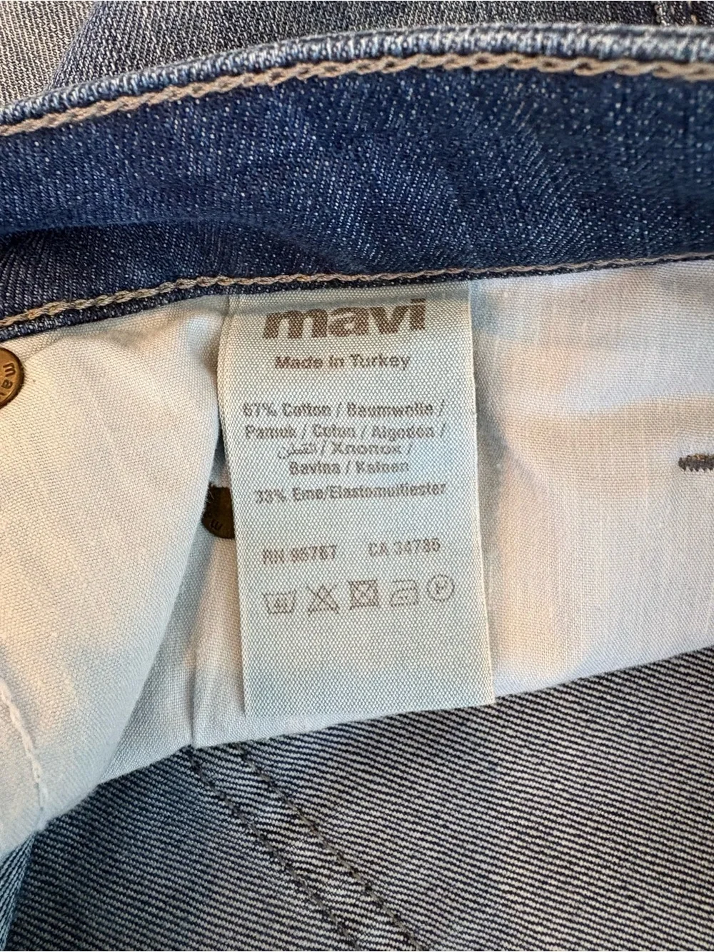 Mavi Myles Mid-Rise Straight Leg Medium Wash - Men’s 38/32